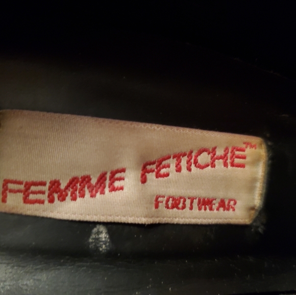 Elegant Black Stiletto Heels - Picture 4 of 6